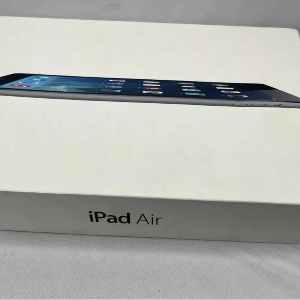 Apple iPad Air - Space Gray